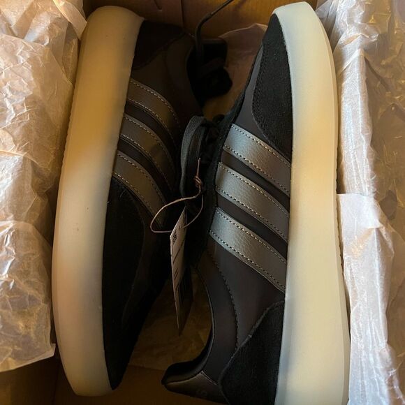 Adidas Women’s Barreda Decode Sneakers Size 9 - Picture 2 of 10